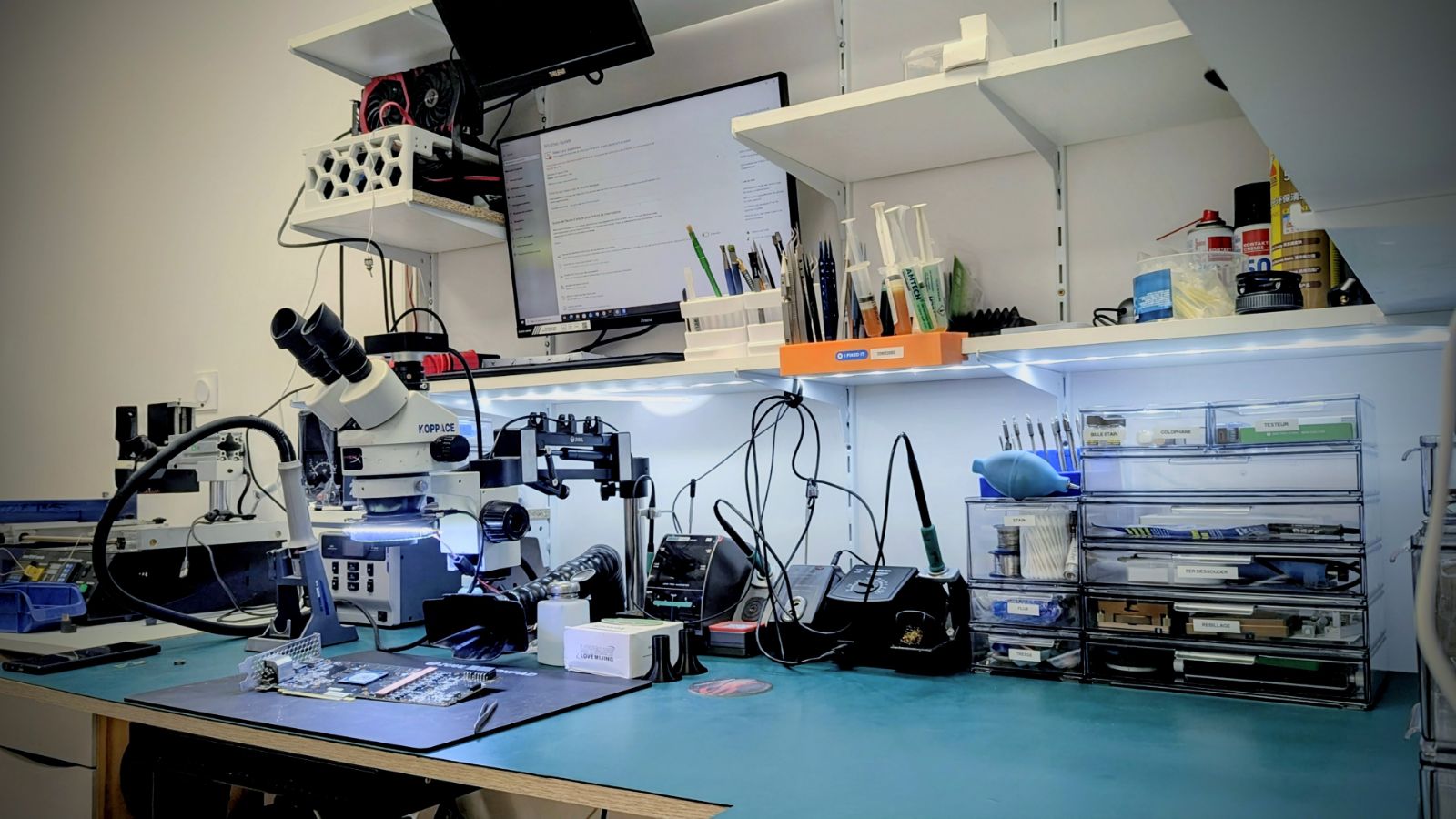Atelier de micro-soudure MOMUY & TECH - Expertise électronique Landes